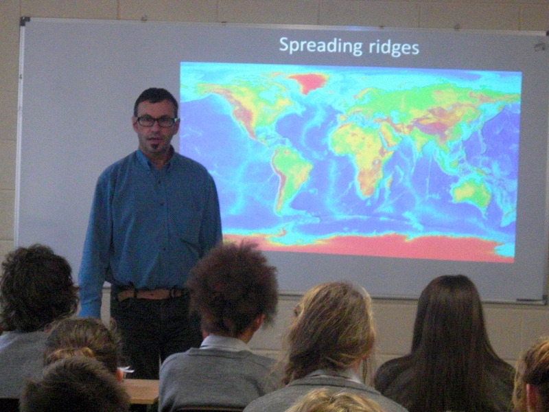 Oll. Andy Wheeler, Roinn an Geolaíochta UCC le Bl.2, 5,6